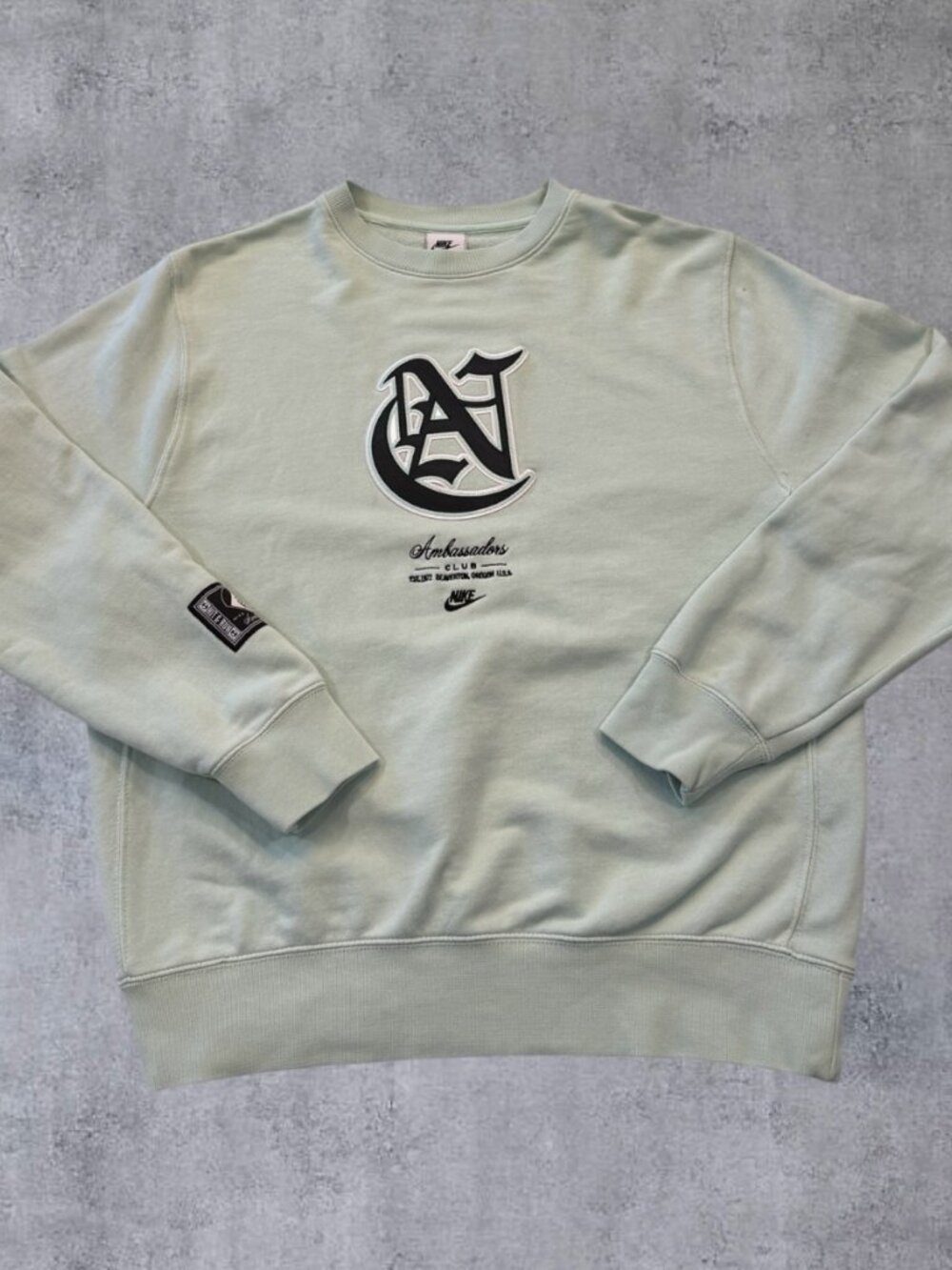Nike Ambassadors Club Hit & Run Crewneck Sweatshirt Medium Mint Green